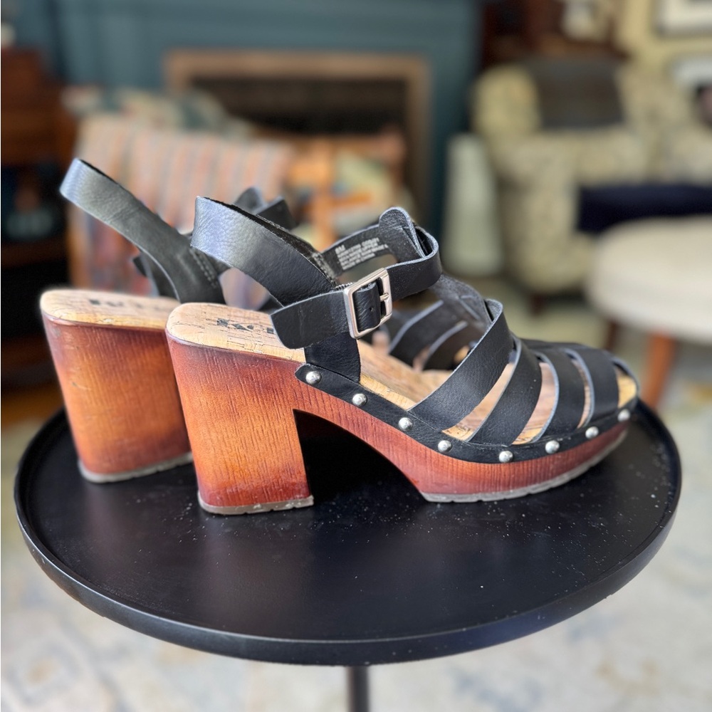 Korks Black Leather Platform Sandals